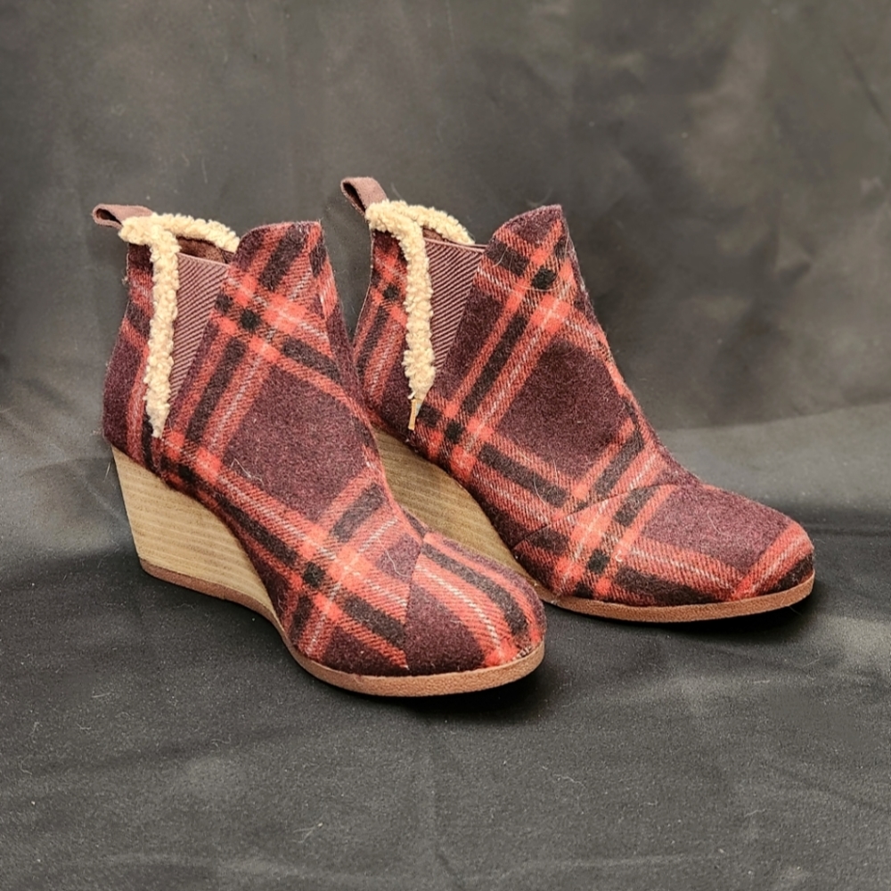 Toms Womens Kelsey Bootie Red Plaid